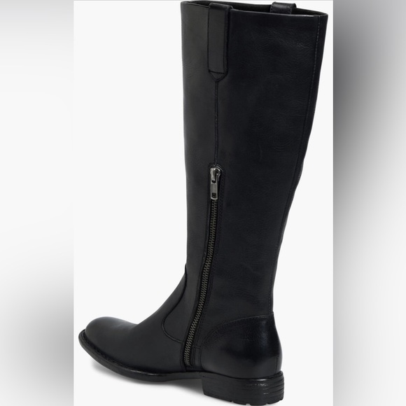 Women's
Boots
Tall Boots
SHAUNIE EXTENDED CALF - Picture 1 of 2